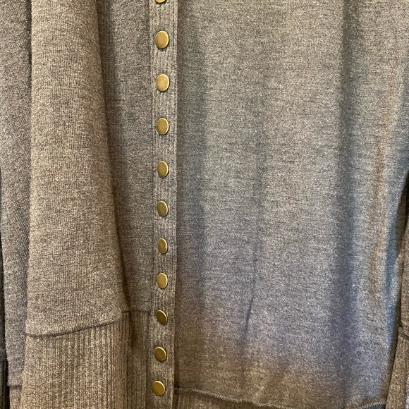 Traleubie charcoal button cardigan, size XL - Picture 11 of 12
